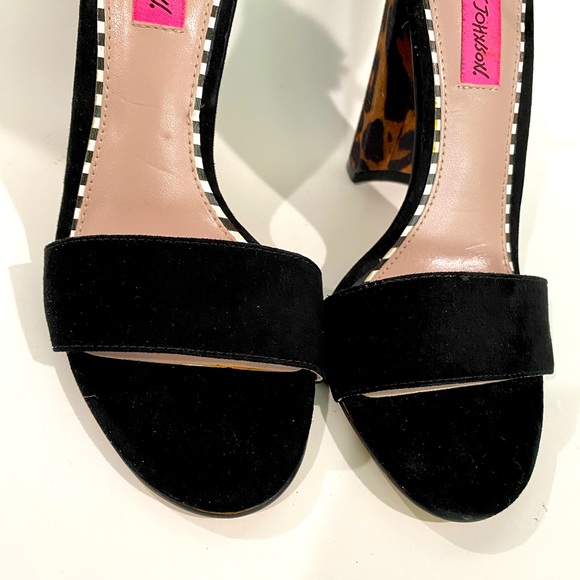 Betsey Johnson Leopard Print Cocktail Date Night Strappy Event Heels Sz 6.5 EUC - Picture 6 of 16